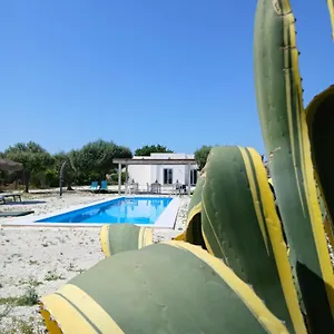 Couette-café Isola Dei Poeti, Marzamemi